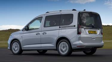 Ford Tourneo Connect - rear tracking 